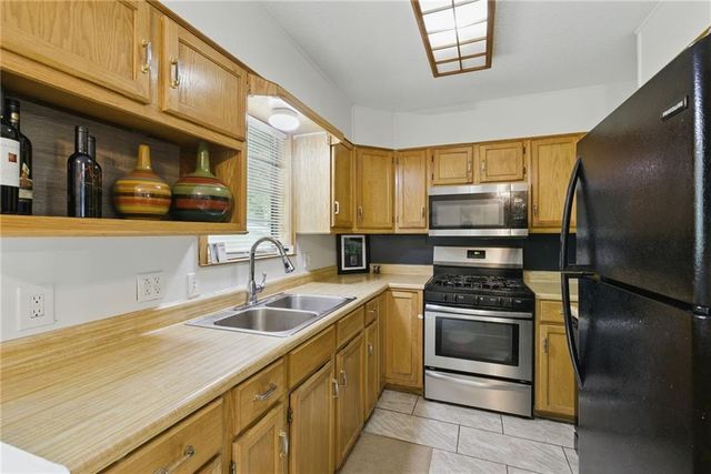 314 N Forest Avenue, Sugar Creek, MO 64054