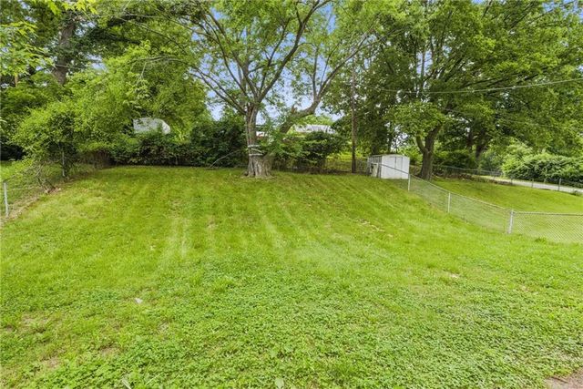 314 N Forest Avenue, Sugar Creek, MO 64054