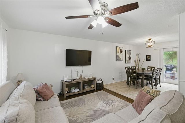 314 N Forest Avenue, Sugar Creek, MO 64054