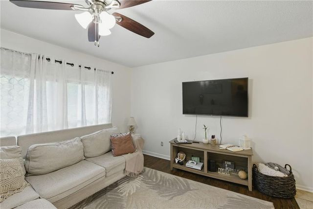 314 N Forest Avenue, Sugar Creek, MO 64054