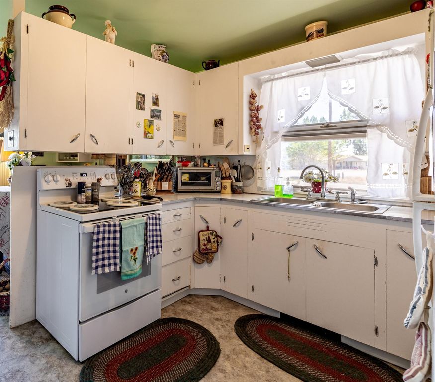 868 McKinley, Lovell, WY 82431 photo 5