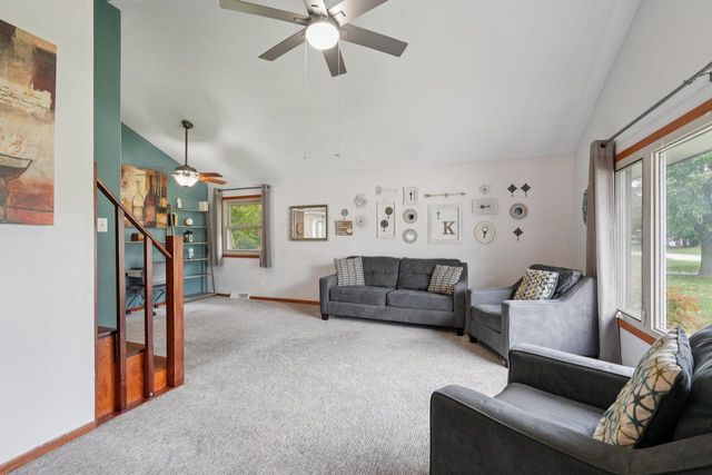 4013 S 106th STREET, Greenfield, WI 53228