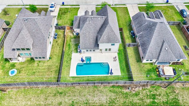 707 Burr Oak, Richwood, TX 77531
