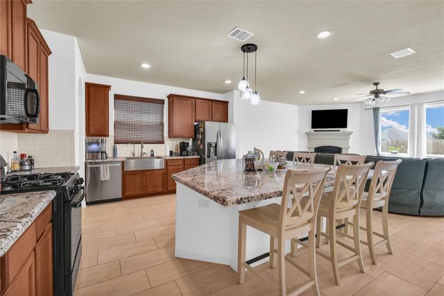 707 Burr Oak, Richwood, TX 77531