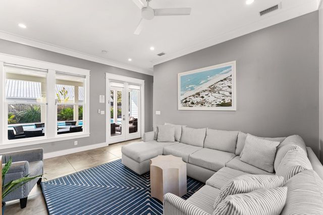 389 Seacrest Drive, Seacrest, FL 32461