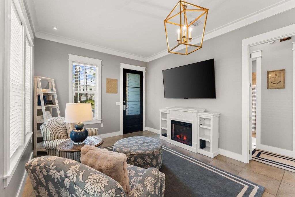 389 Seacrest Drive, Seacrest, FL 32461