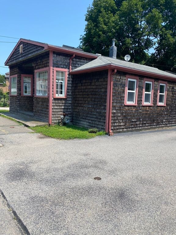 1193 Pleasant St, Weymouth, MA 02189