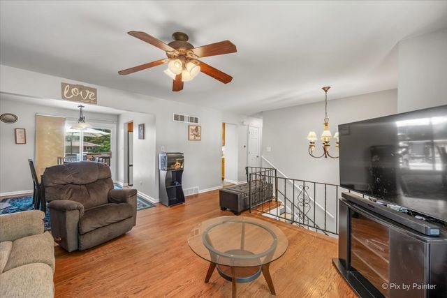 29W264 Lee Road, West Chicago, IL 60185