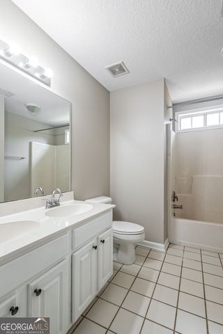 202 Victoria Drive, Moreland, GA 30259