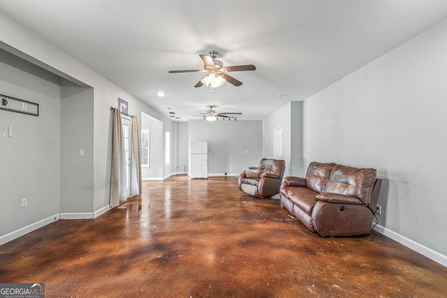 202 Victoria Drive, Moreland, GA 30259