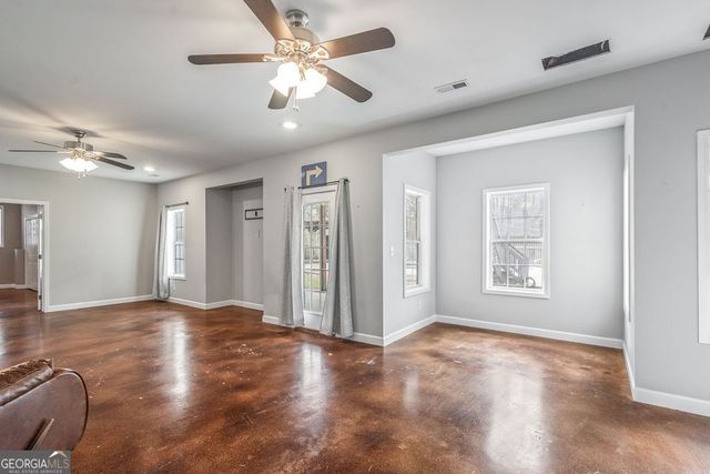 202 Victoria Drive, Moreland, GA 30259