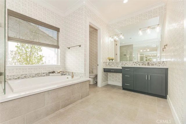 2825 E Beech Tree, Clovis, CA 93619