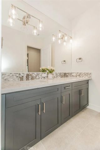2825 E Beech Tree, Clovis, CA 93619
