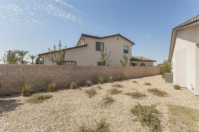 2825 E Beech Tree, Clovis, CA 93619