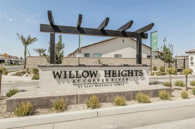 2825 E Beech Tree, Clovis, CA 93619