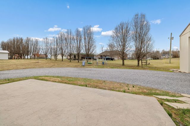 70 Hayden Drake Ln, Lafayette, TN 37083