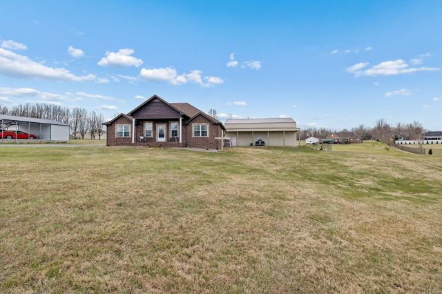 70 Hayden Drake Ln, Lafayette, TN 37083