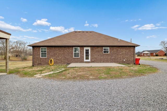70 Hayden Drake Ln, Lafayette, TN 37083