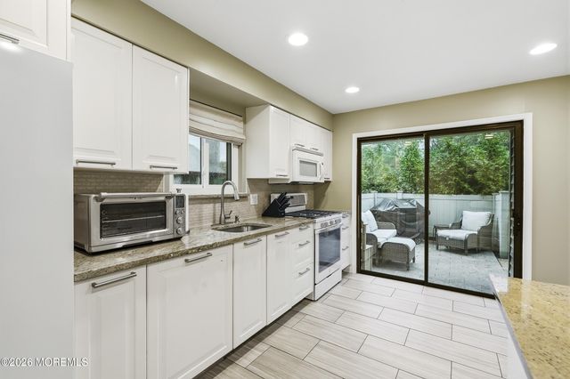 81 Cotswold Circle, Ocean Twp, NJ 07712