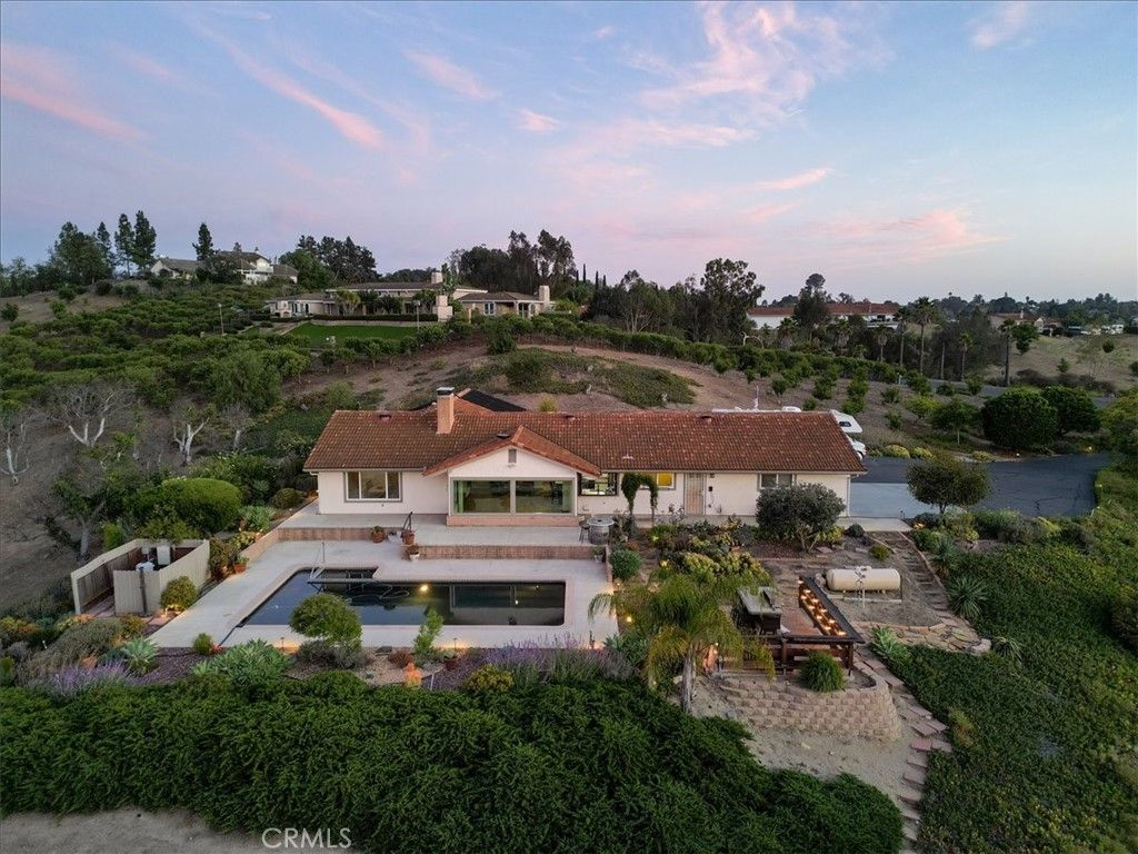 Image 2 of property listing at 1509 Macadamia Drive, Fallbrook, CA 92028