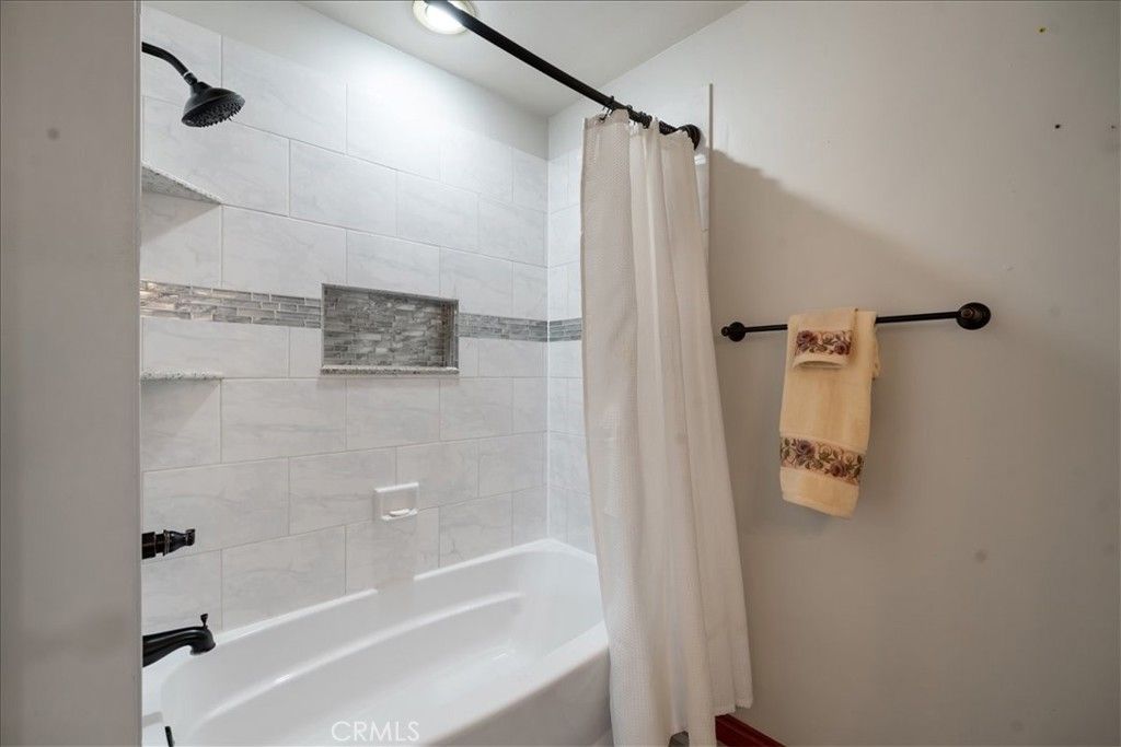 Image 26 of property listing at 1509 Macadamia Drive, Fallbrook, CA 92028