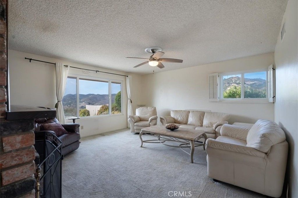Image 27 of property listing at 1509 Macadamia Drive, Fallbrook, CA 92028