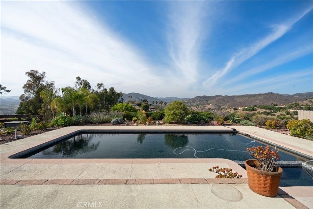 Image 32 of property listing at 1509 Macadamia Drive, Fallbrook, CA 92028