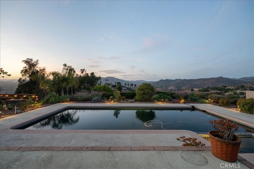 Image 4 of property listing at 1509 Macadamia Drive, Fallbrook, CA 92028