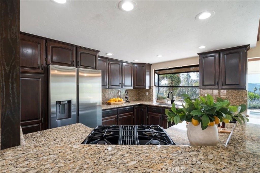 Image 6 of property listing at 1509 Macadamia Drive, Fallbrook, CA 92028