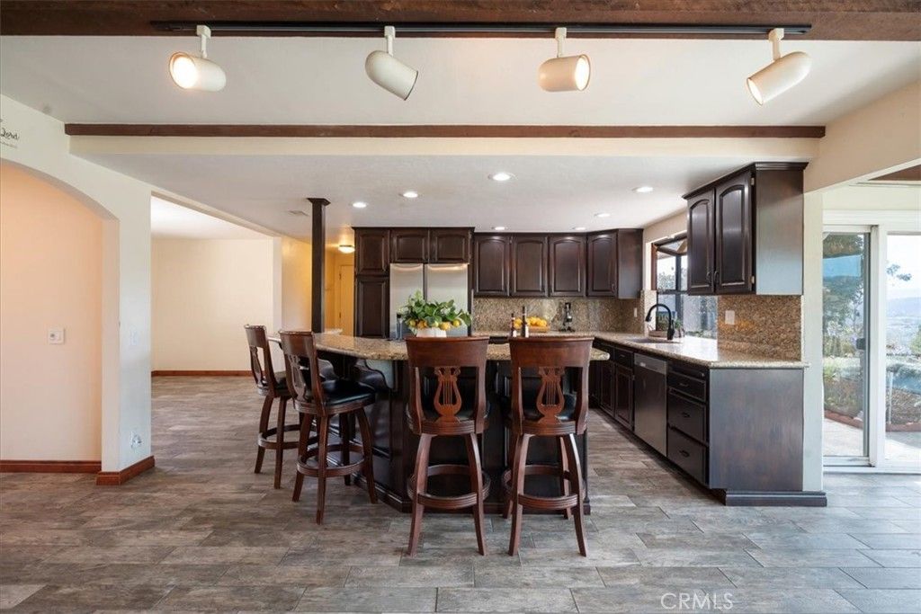 Image 9 of property listing at 1509 Macadamia Drive, Fallbrook, CA 92028