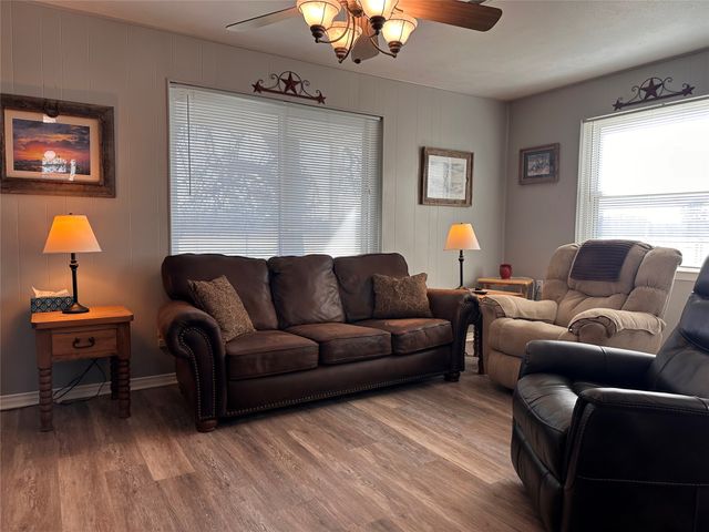 505 County Road 4205, Cranfills Gap, TX 76637