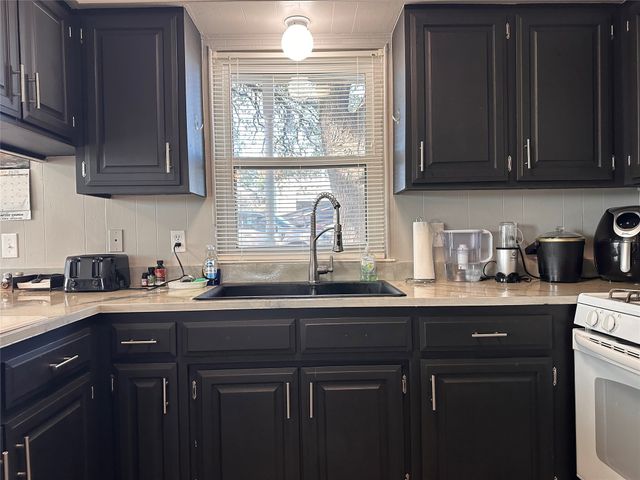 505 County Road 4205, Cranfills Gap, TX 76637