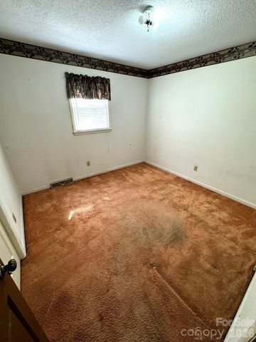 3968 Dover Street, Claremont, NC 28610