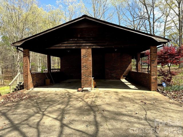 3968 Dover Street, Claremont, NC 28610