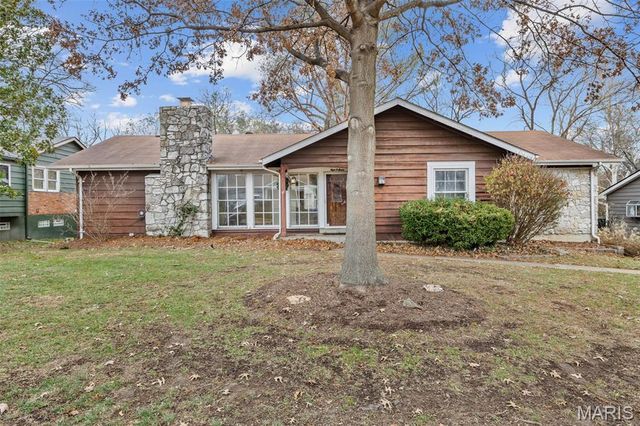 807 Garonne Drive, Manchester, MO 63021