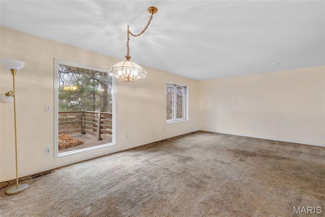 807 Garonne Drive, Manchester, MO 63021