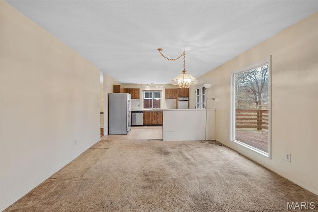 807 Garonne Drive, Manchester, MO 63021