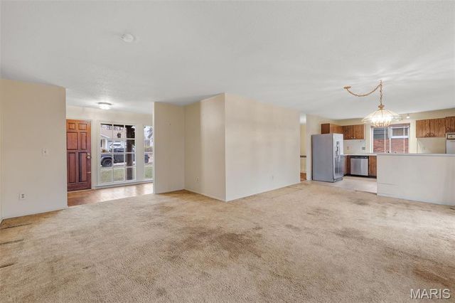 807 Garonne Drive, Manchester, MO 63021