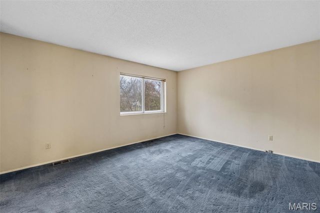 807 Garonne Drive, Manchester, MO 63021