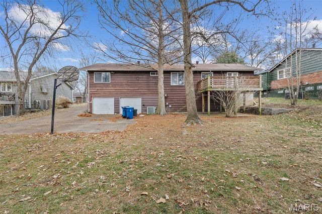 807 Garonne Drive, Manchester, MO 63021