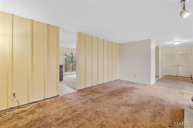 807 Garonne Drive, Manchester, MO 63021