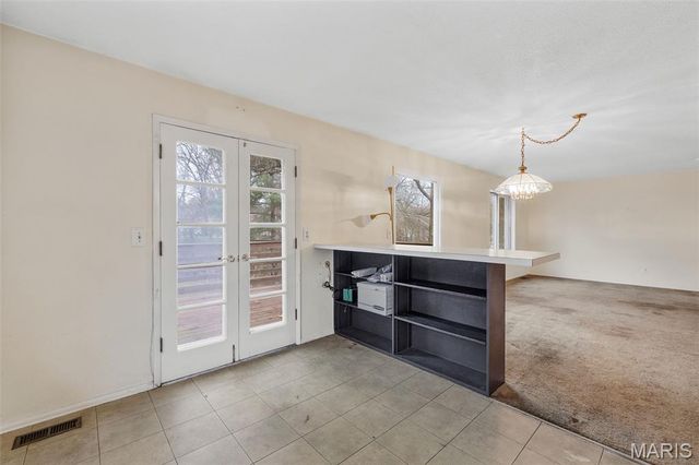 807 Garonne Drive, Manchester, MO 63021