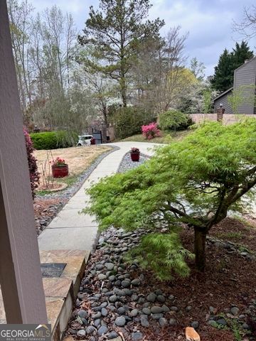 3810 Galloway Drive NE, Roswell, GA 30075