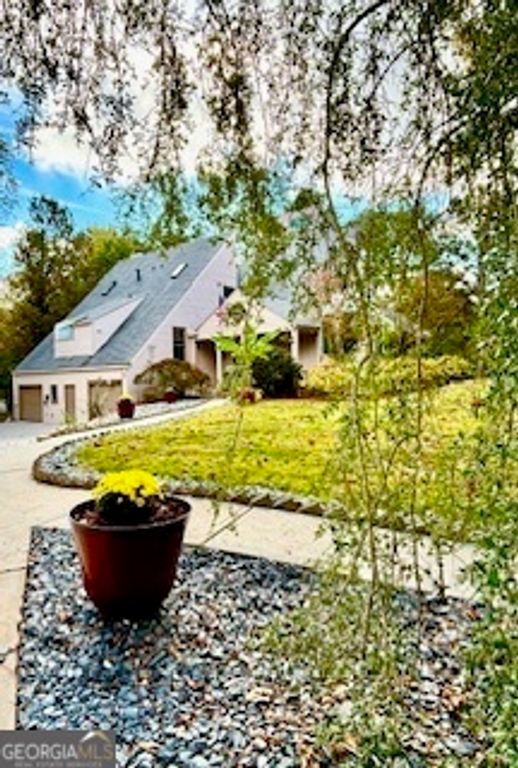 3810 Galloway Drive NE, Roswell, GA 30075