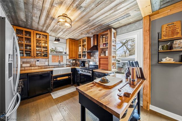 6563 W 130th Street, Parma Heights, OH 44130