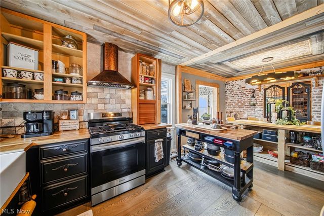 6563 W 130th Street, Parma Heights, OH 44130