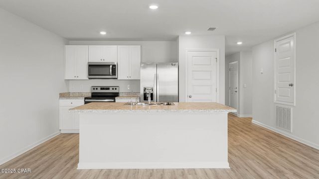 7095 George Day Lane, Panama City, FL 32404