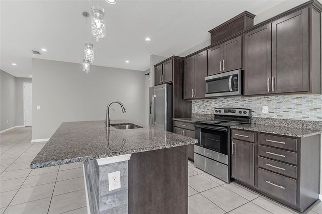 558 MEADOW POINTE DRIVE, Haines City, FL 33844