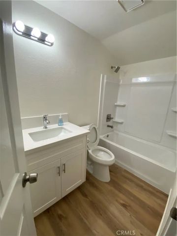 678 Rosewood, Camarillo, CA 93010