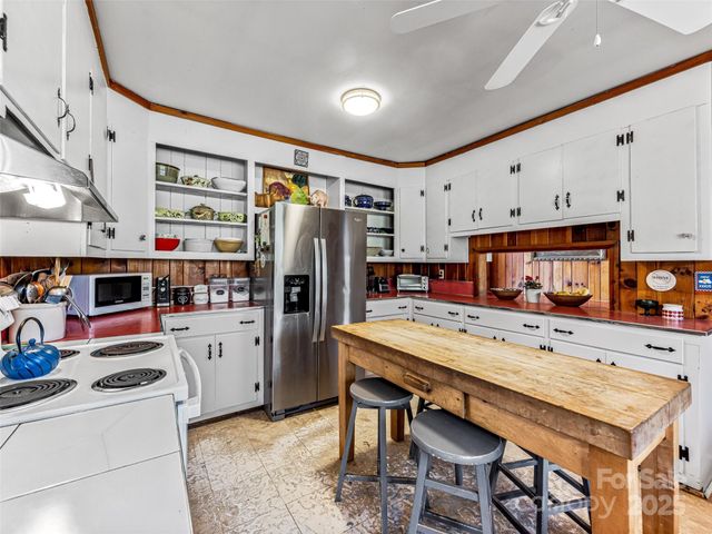 1411 Cabin Creek Road, Zirconia, NC 28790